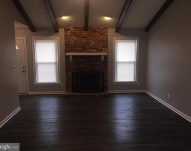 11804 Kennedy Lane - Photo Thumbnail 6