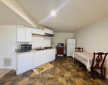 17754 Avenel Lane - Photo Thumbnail 9
