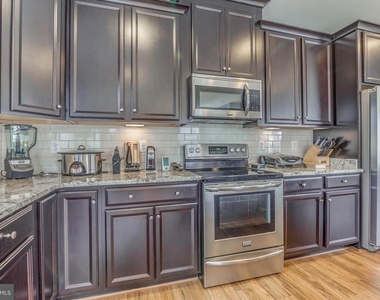 14755 Malloy Court - Photo Thumbnail 11
