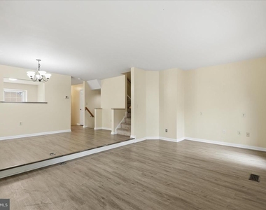 8624 Sanderling Drive - Photo Thumbnail 5