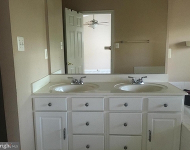 20788 Bridalveil Falls Terrace - Photo Thumbnail 8