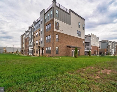 20285 Newfoundland Square - Photo Thumbnail 42