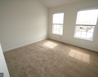 46164 Aisquith Terrace - Photo Thumbnail 12