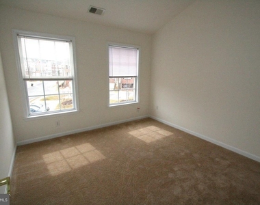 46164 Aisquith Terrace - Photo Thumbnail 13