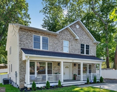 3925 Ashwood Place - Photo Thumbnail 2