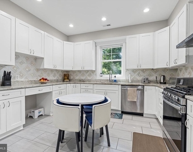 3925 Ashwood Place - Photo Thumbnail 18