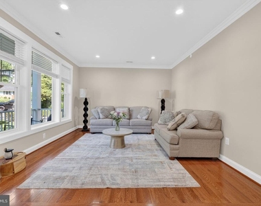 3925 Ashwood Place - Photo Thumbnail 12
