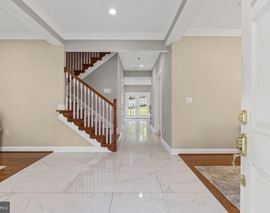 3925 Ashwood Place - Photo Thumbnail 9
