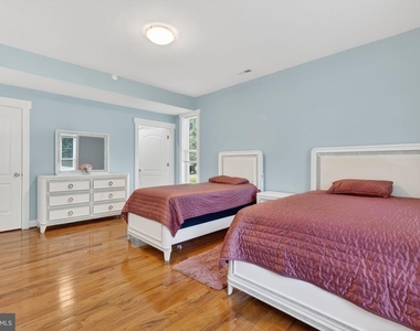 3925 Ashwood Place - Photo Thumbnail 29