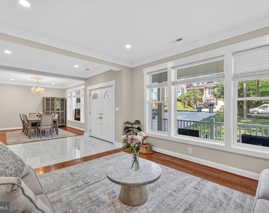3925 Ashwood Place - Photo Thumbnail 11