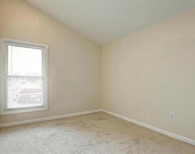 14704 Wycombe Street - Photo Thumbnail 8