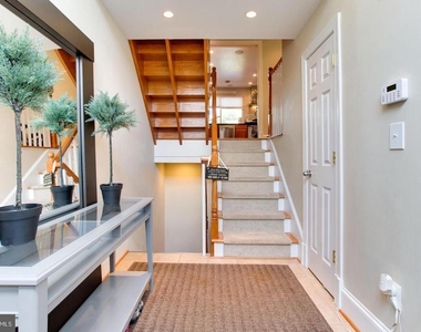5407 Helm Court - Photo Thumbnail 2