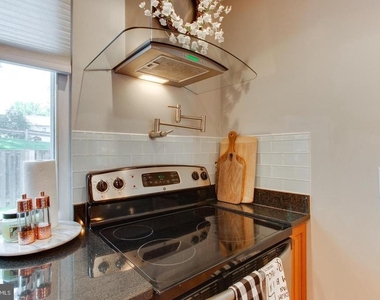 5407 Helm Court - Photo Thumbnail 15