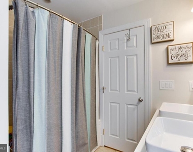 5407 Helm Court - Photo Thumbnail 22