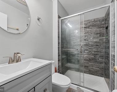 7601 Tiverton Drive - Photo Thumbnail 12