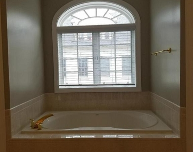 1619 Seneca Avenue - Photo Thumbnail 23