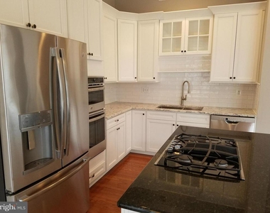 1619 Seneca Avenue - Photo Thumbnail 6