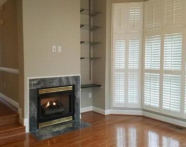 1619 Seneca Avenue - Photo Thumbnail 13