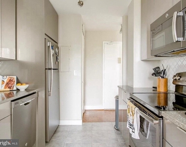 3245 Rio Drive - Photo Thumbnail 3