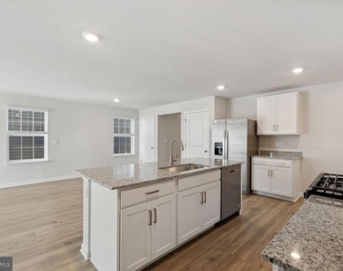 5208 Crooked Lane - Photo Thumbnail 3