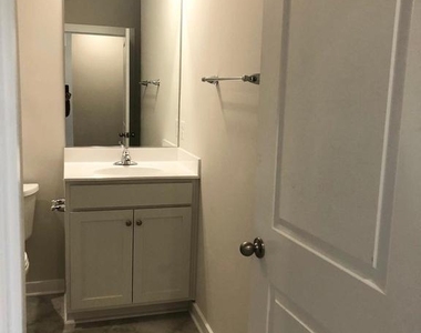 277 Willis St - Photo Thumbnail 17