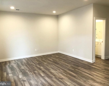 277 Willis St - Photo Thumbnail 14