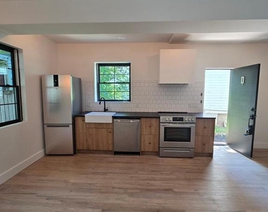 1401 Charles Street - Photo Thumbnail 5