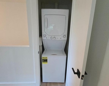 1401 Charles Street - Photo Thumbnail 13