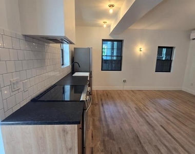 1401 Charles Street - Photo Thumbnail 3