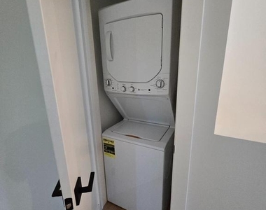 1401 Charles Street - Photo Thumbnail 12