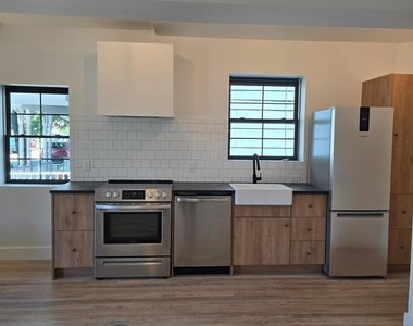 1401 Charles Street - Photo Thumbnail 6
