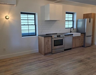 1401 Charles Street - Photo Thumbnail 2
