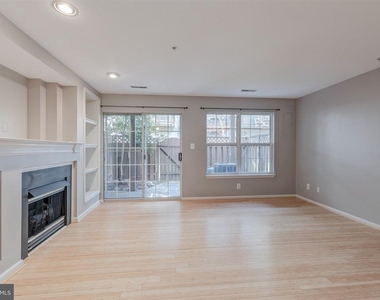 5140 Donovan Drive - Photo Thumbnail 15