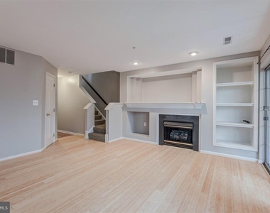 5140 Donovan Drive - Photo Thumbnail 3