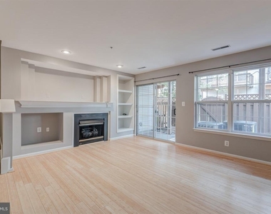 5140 Donovan Drive - Photo Thumbnail 7