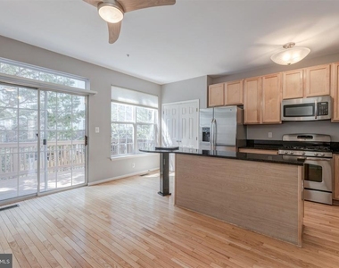 5140 Donovan Drive - Photo Thumbnail 2