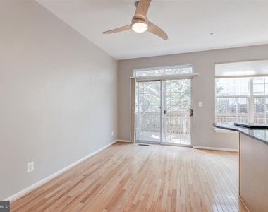 5140 Donovan Drive - Photo Thumbnail 9