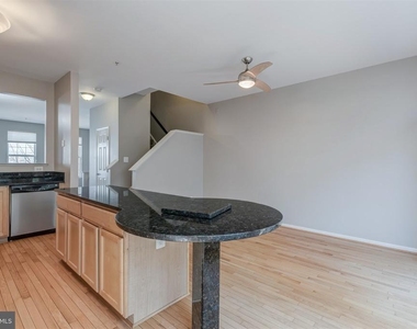 5140 Donovan Drive - Photo Thumbnail 16