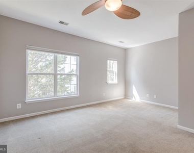 5140 Donovan Drive - Photo Thumbnail 28