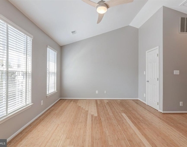 5140 Donovan Drive - Photo Thumbnail 19