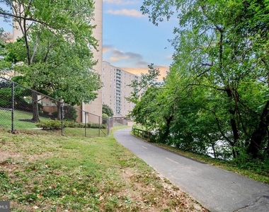 501 Slaters Lane - Photo Thumbnail 32