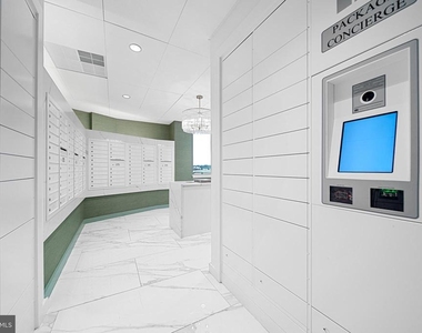 501 Slaters Lane - Photo Thumbnail 7