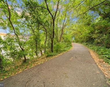 501 Slaters Lane - Photo Thumbnail 33