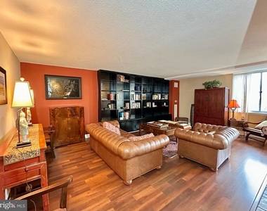 501 Slaters Lane - Photo Thumbnail 37