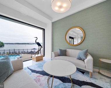 501 Slaters Lane - Photo Thumbnail 5