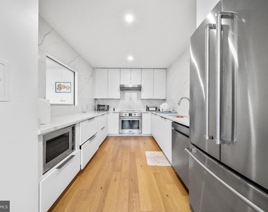 501 Slaters Lane - Photo Thumbnail 30