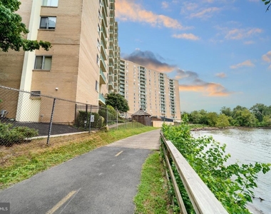 501 Slaters Lane - Photo Thumbnail 31