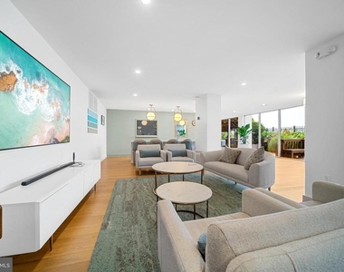 501 Slaters Lane - Photo Thumbnail 26