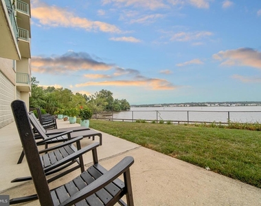 501 Slaters Lane - Photo Thumbnail 9
