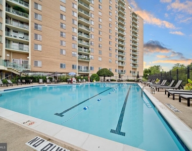 501 Slaters Lane - Photo Thumbnail 12
